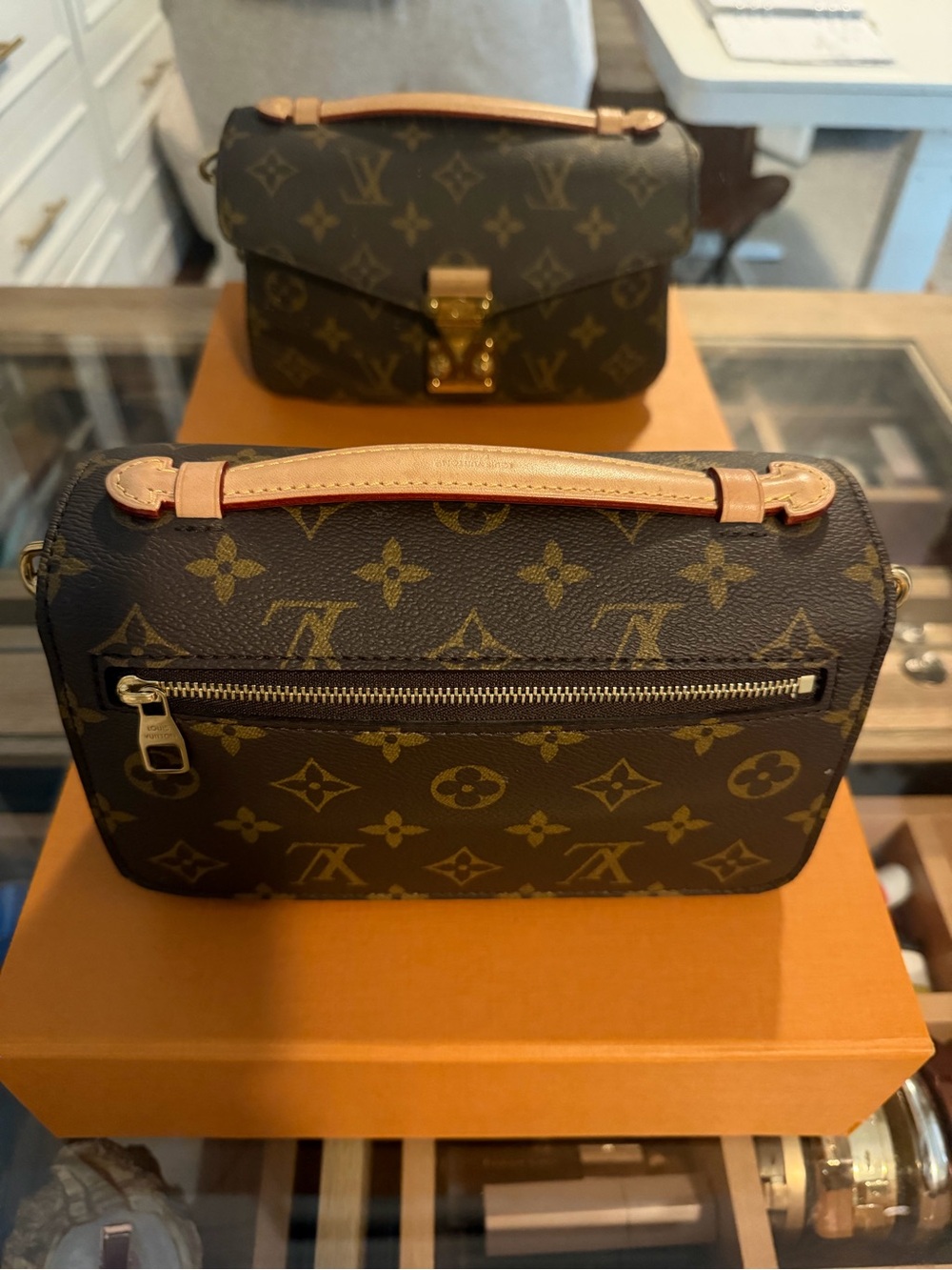 Louis Vuitton Pochette Métis East-West - Picture 3 of 9